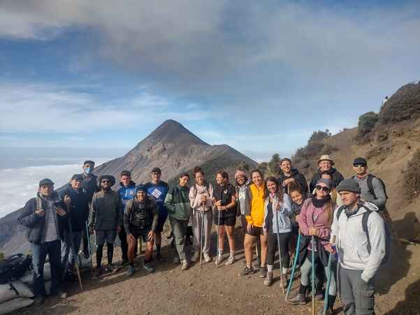 Tour Volcán Acatenango en Carro 4x4 Todo Incluido